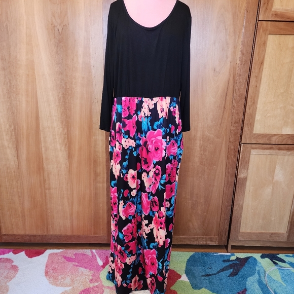 Tropical Floral and Black Maxi Sz 2XL - Picture 4 of 5